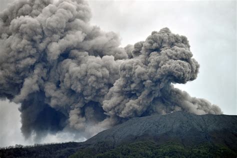 ruang volcano eruption